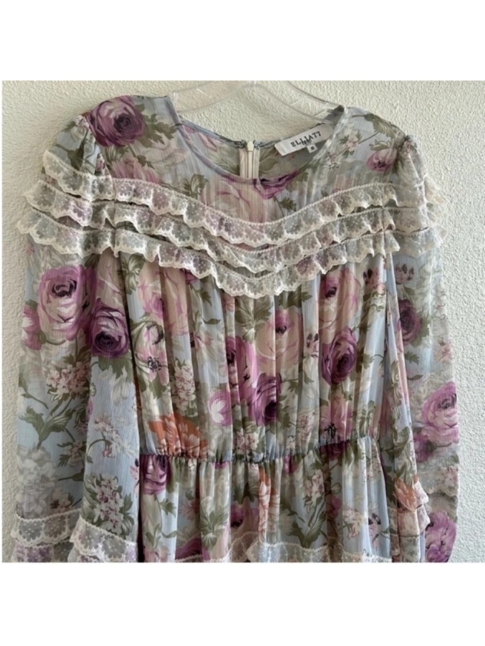 Elliatt Karishma Floral Lace Romper - Picture 5 of 9